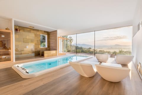 Swimming pool, Swimming pool