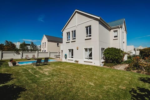 Fifty1 on Long on Kingswood Golf Estate House in Western Cape