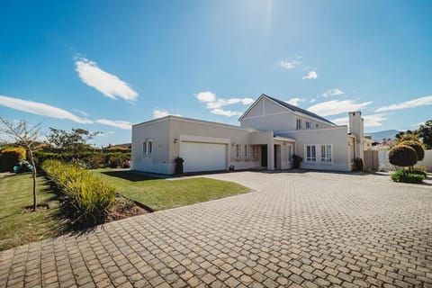 Fifty1 on Long on Kingswood Golf Estate House in Western Cape