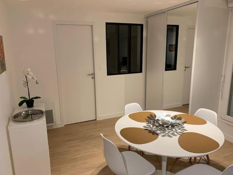 Jaurès - Centre ville - T1 bis au calme Apartment in Brest