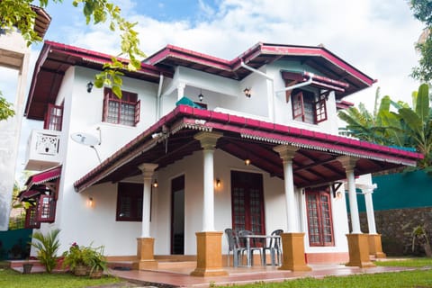 Property building, Day, Garden, Garden view