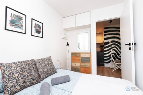 Bed, Photo of the whole room, Bedroom, wardrobe