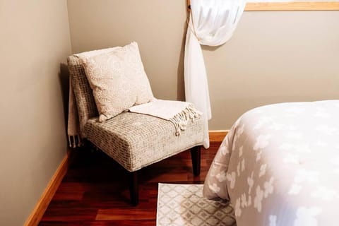 Spacious Five-Bedroom Bliss Apartment in Fairlawn