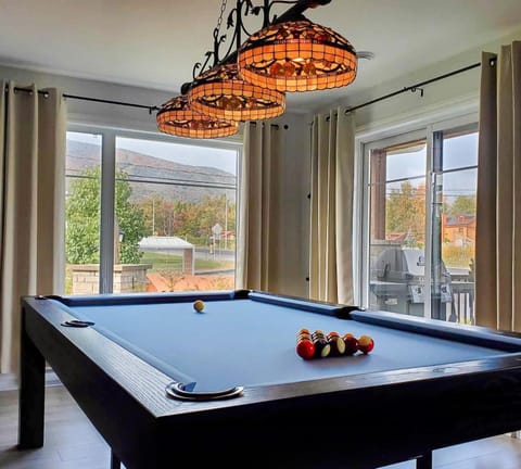 Billiard, View (from property/room), Mountain view