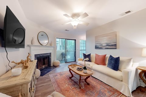 Sandpiper Cottage - 30 Day Rental House in Mount Pleasant