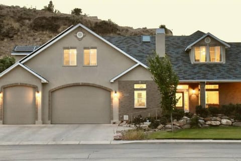 LV4 Large Basement Apartment for Zion Homebase Apartment in Toquerville