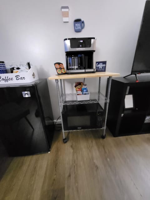 Cedar Lodge Room w/ Lake Views! Apartment in Laconia