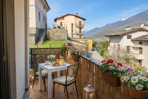 MARY HOUSE Panorama relax garden With Free Parking Apartment in Province of Brescia