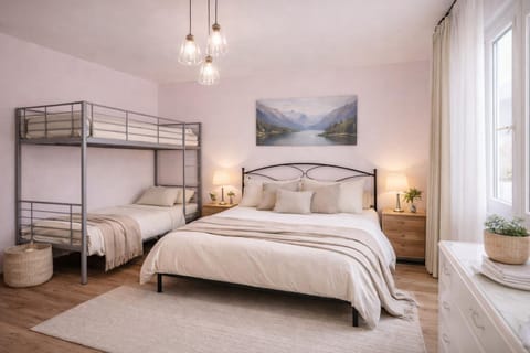 MARY HOUSE CAMERE Panorama relax garden With Free Parking Apartment in Province of Brescia