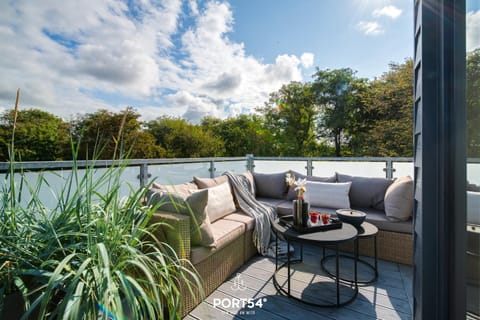 Patio, Spring, Day, Garden, View (from property/room), Balcony/Terrace, Seating area, Dining area, Garden view