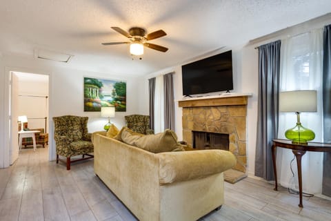 1 Mi to Lake Allatoona Family Home on Farm! House in Allatoona Lake