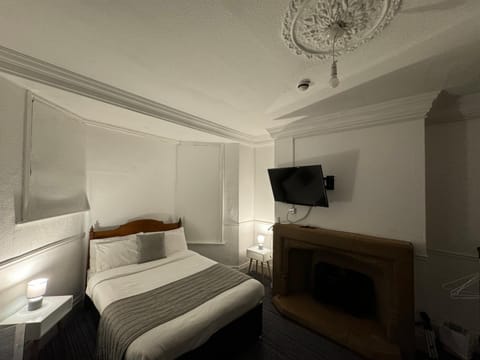 Hotels 24-7 - The Old Knoll Guesthouse Bed and Breakfast in Newport