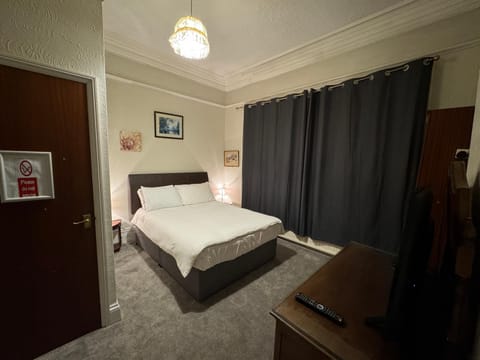 Hotels 24-7 - The Old Knoll Guesthouse Bed and Breakfast in Newport