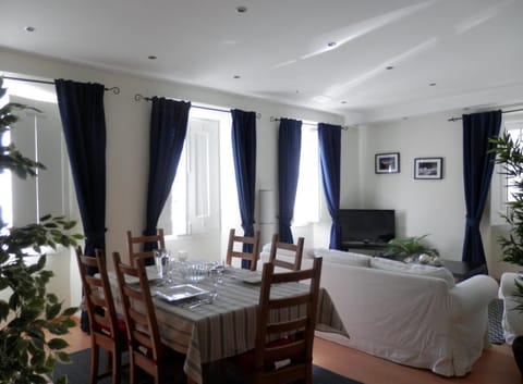 Communal lounge/ TV room, Meals
