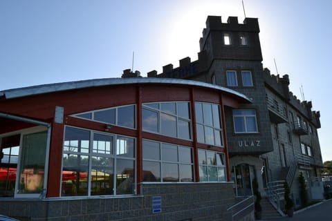 Property building, Day