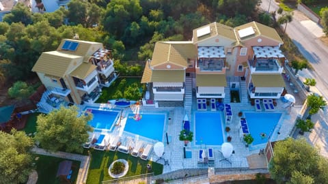Bird's eye view, Pool view