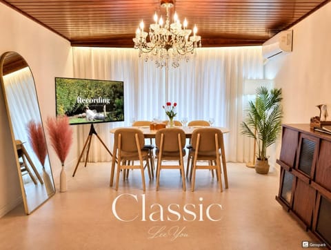 Communal lounge/ TV room, Living room, Seating area, Dining area
