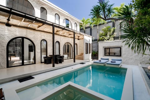 Swimming pool, sunbed