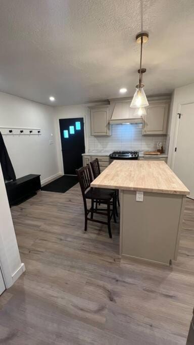 Kitchen or kitchenette, Dining area, minibar, pet friendly, stove