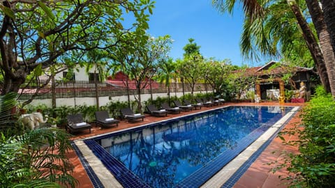 Day, Garden, Lounge or bar, Seating area, Dining area, Garden view, Pool view, Area and facilities, Area and facilities, Swimming pool, sunbed, sunbed, towels