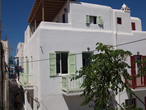 Property building, Facade/entrance
