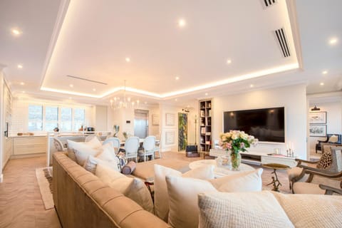 Communal lounge/ TV room, TV and multimedia, Living room, Seating area