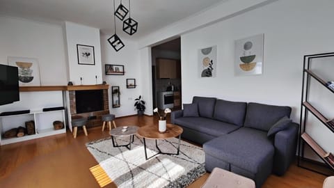 Living room, Seating area, fireplace