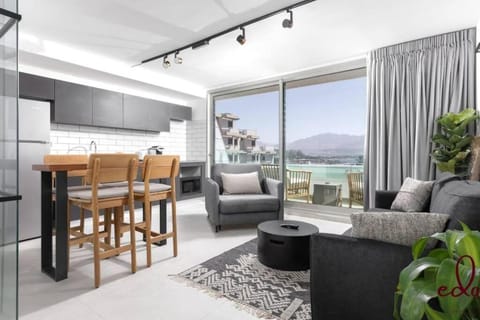 TV and multimedia, Kitchen or kitchenette, Living room, Dining area