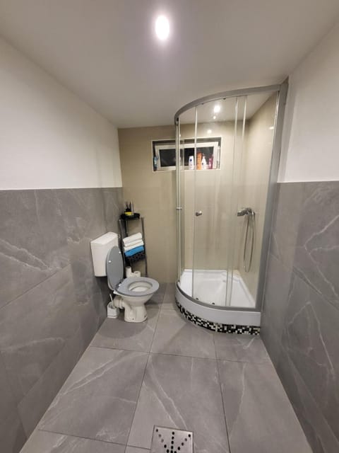 Moderne 2 Zimmer Wohnung nähe Frankfurt Apartment in Offenbach