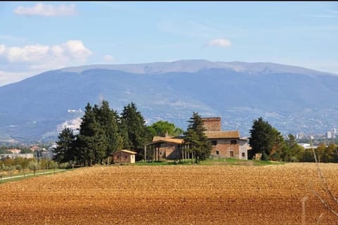Property building, Day, Natural landscape, Landmark view, Mountain view