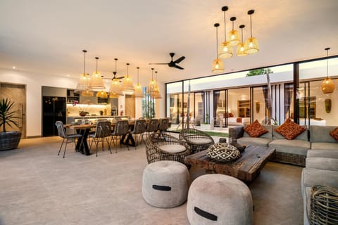 Property building, Living room, Seating area, Dining area