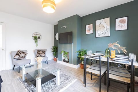 Property building, TV and multimedia, Living room