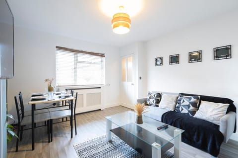 TV and multimedia, Living room, Dining area