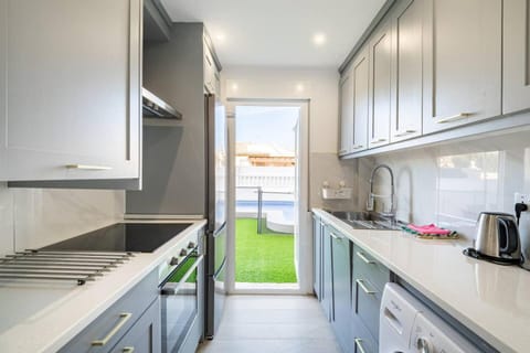 Coffee/tea facilities, Kitchen or kitchenette, dishwasher, pet friendly, toaster
