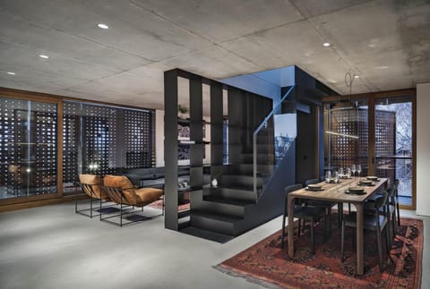 Living room, Photo of the whole room, Decorative detail, Decorative detail, Dining area