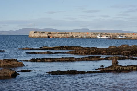 Ina's Cottage - Seasgair Lodges House in Portmahomack