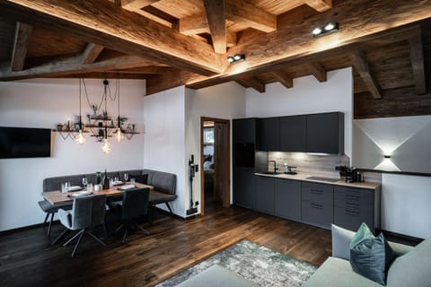 Dining area, kitchen