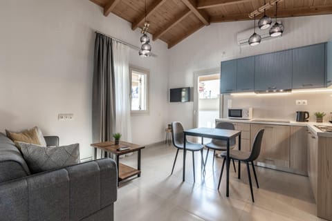 Kitchen or kitchenette, Living room