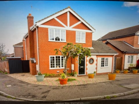 SeaCross Sheringham Norfolk Coast 4beds, sleeps 7 House in Sheringham