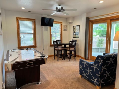 MS07 Seas The Day House in Roanoke Island