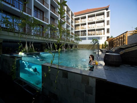 Swimming pool, Swimming pool