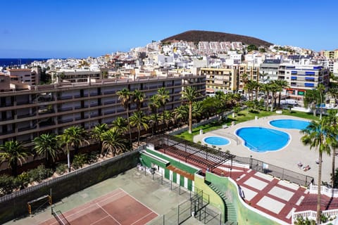 Tennis court, Garden view, Swimming pool