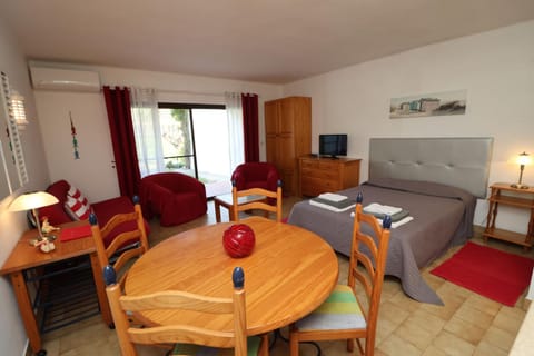 Living room, Seating area, Dining area, Bedroom
