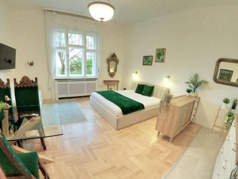 Living room, Photo of the whole room