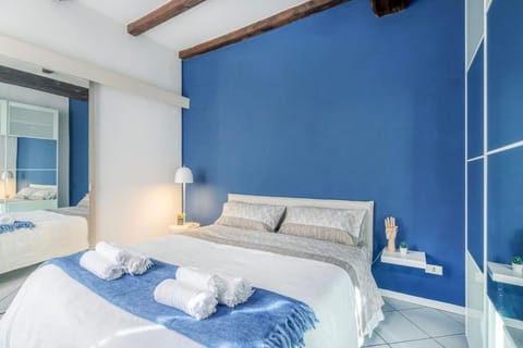 Bed, Photo of the whole room, Bedroom, towels, wardrobe