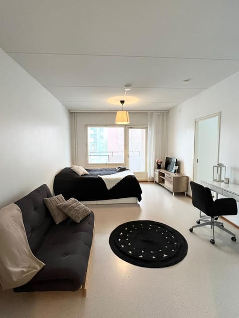 TV and multimedia, Living room, Photo of the whole room, Seating area, Bedroom