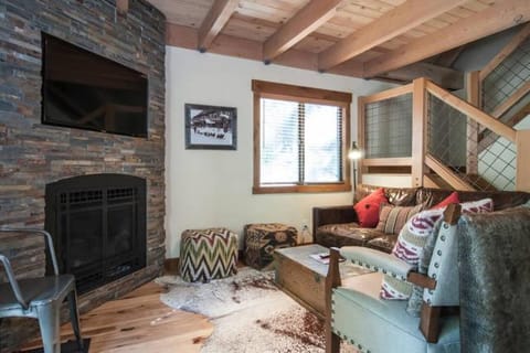 Away on Allenby by Tahoe Getaways - 3BR, Dog Ok, Close to Northstar! House in Tahoe Vista