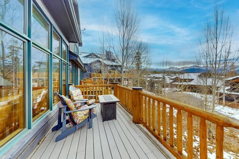 Sundance Mountain Retreat House in Fraser