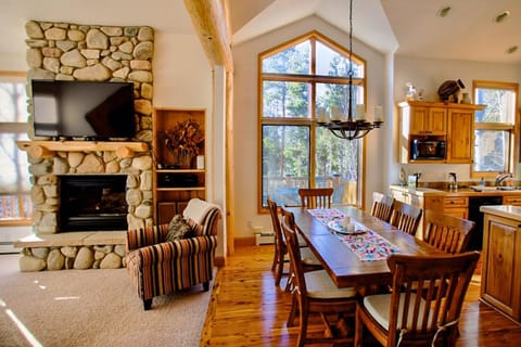 Sundance Mountain Retreat House in Fraser