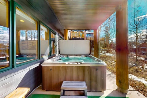 Sundance Mountain Retreat House in Fraser